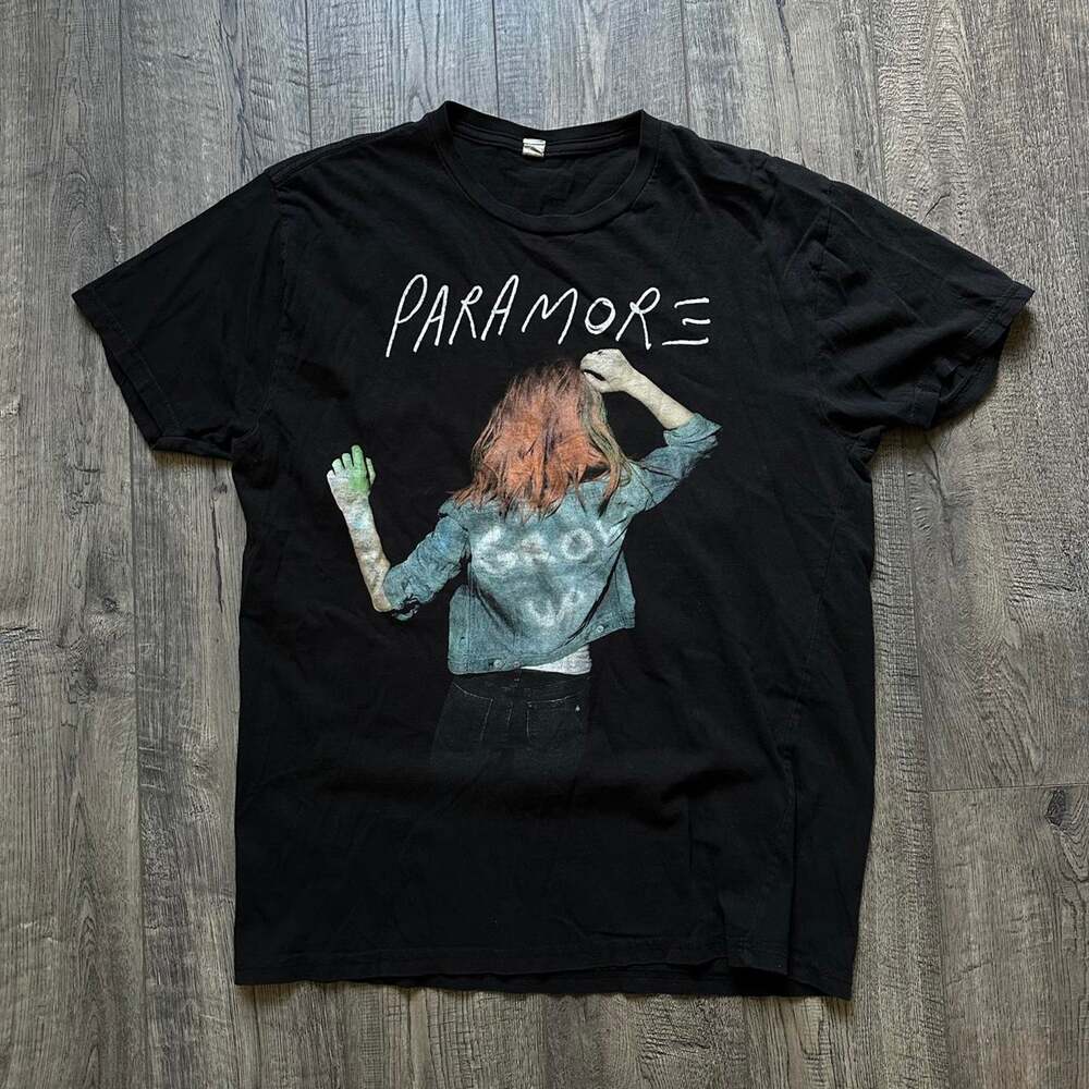 Vintage 2010s Paramore Hayley Williams Grow Up Tour Band Tee